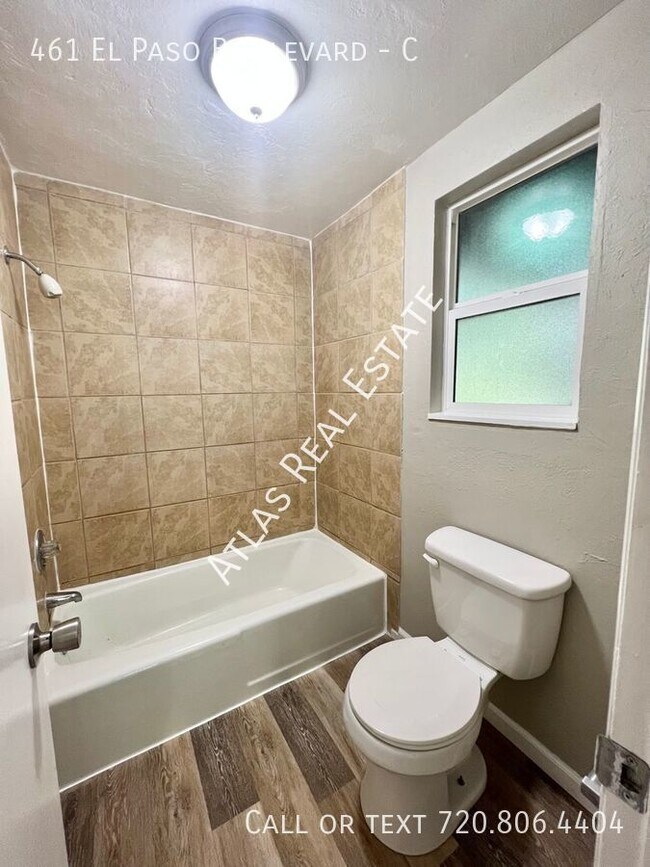Foto del edificio - CHARMING RENOVATED 2 BED & 1 BATH  CREEKSI...