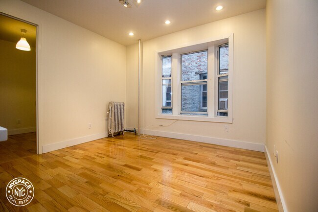 Building Photo - 601 Park Pl