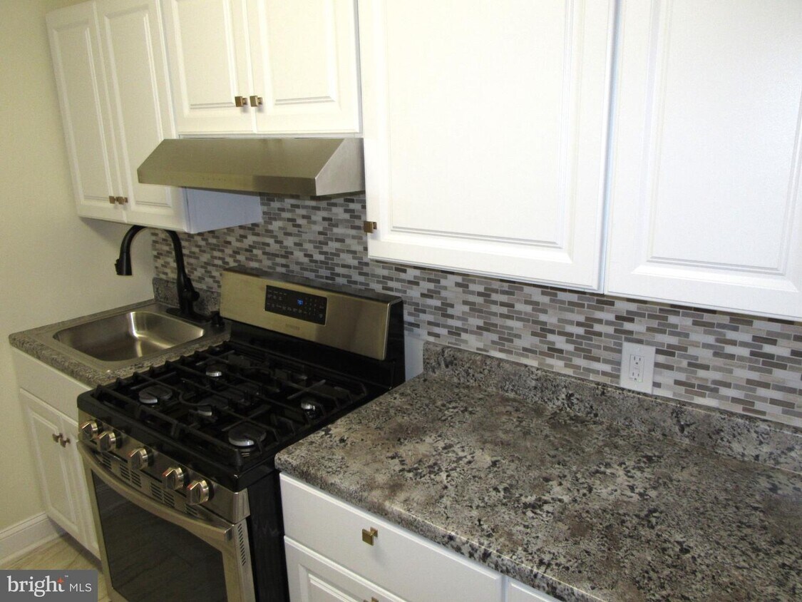 Foto principal - 851 Kirkwood St