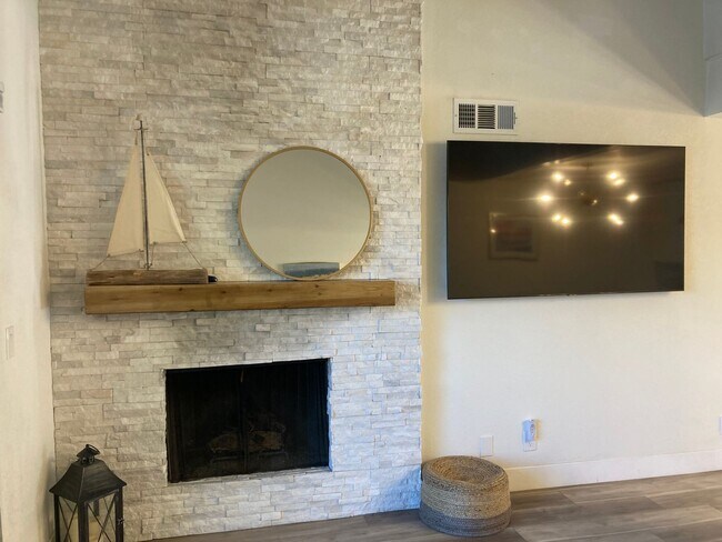Building Photo - Stunning Lake View Condo in the Village