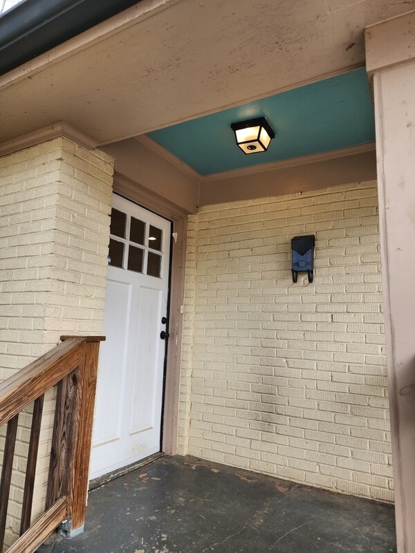 Foto del edificio - 214 Napoleon Dr SW