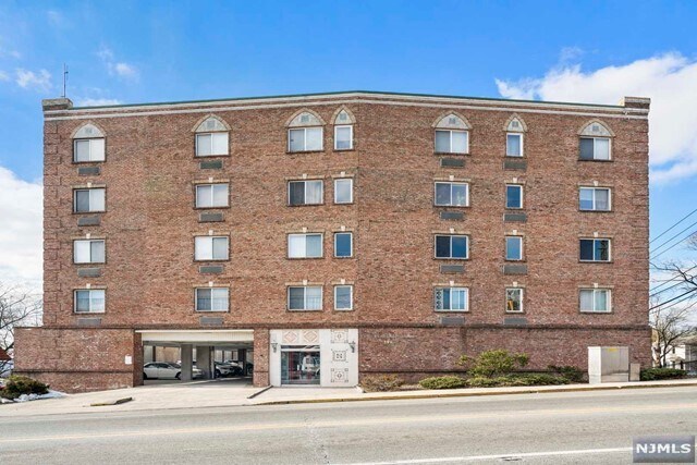 Primary Photo - 399 11th St