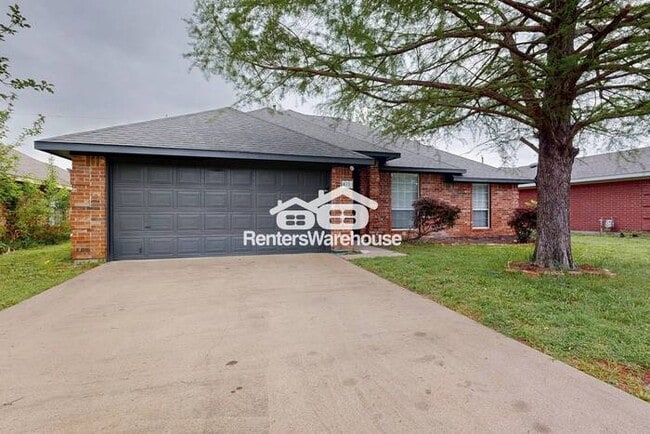 Building Photo - Newest Renovated Home In Forney Waiting On YOU!!!!