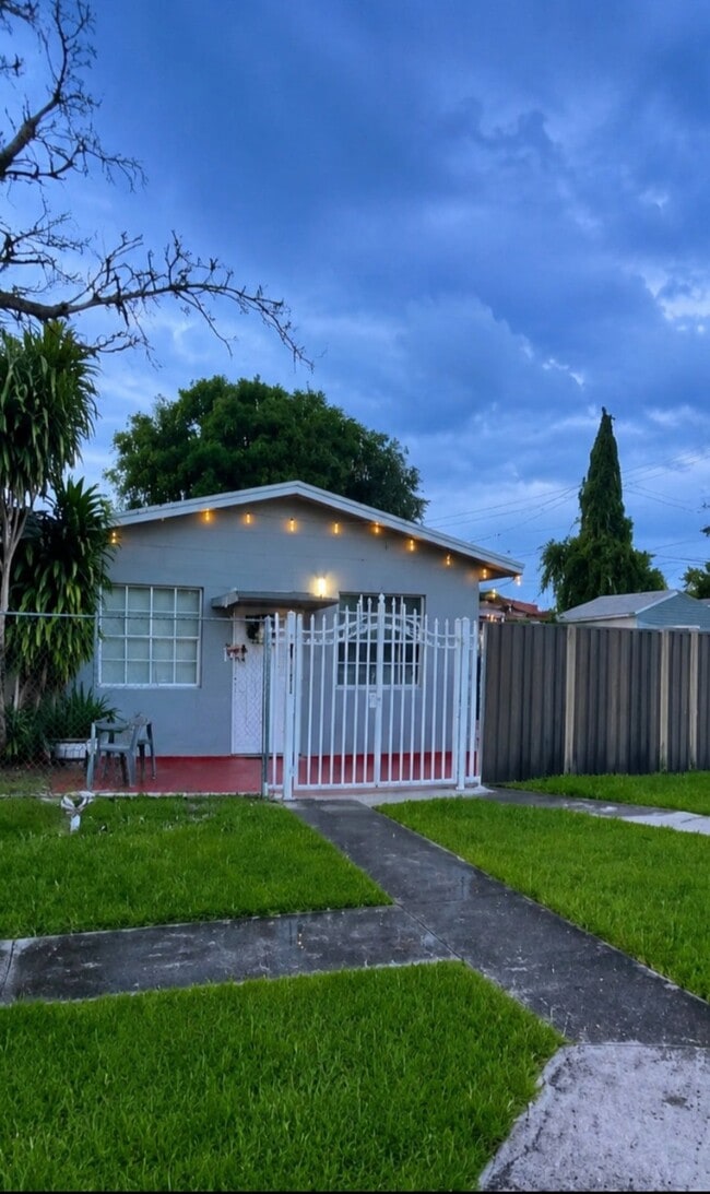 Photo - 3989 NW 163rd St (Opa-locka, FL) House
