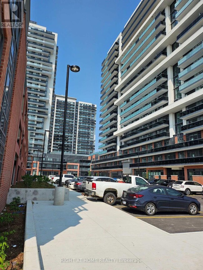 Building Photo - 2545 Simcoe St N