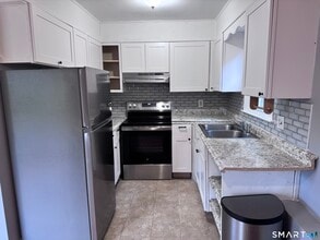 Building Photo - 50 Oakridge St