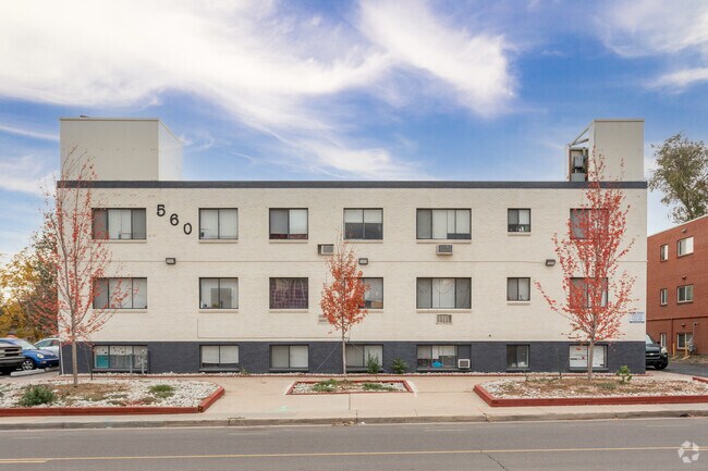 Building Photo - Coachmen Apartments