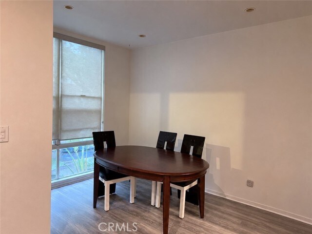 Foto del edificio - 14144 Dickens St