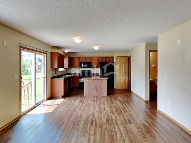 Building Photo - 5677 Stevens Dr