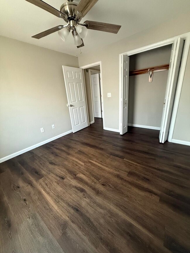 Building Photo - 706 Wilkes Dr