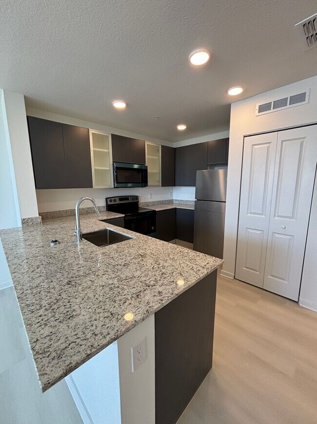 Building Photo - Beautiful and Brand New Apartement in MILLENIA PARK