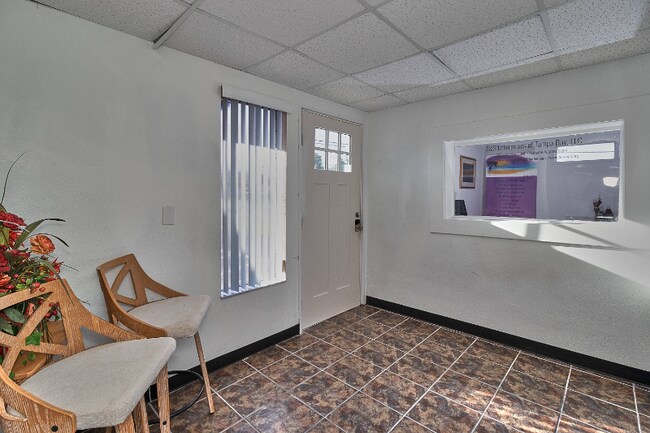 Foto del edificio - 1212 S Highland Ave
