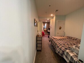 Building Photo - 1411 W Thompson St