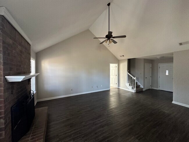 Building Photo - 3870 Westridge Dr