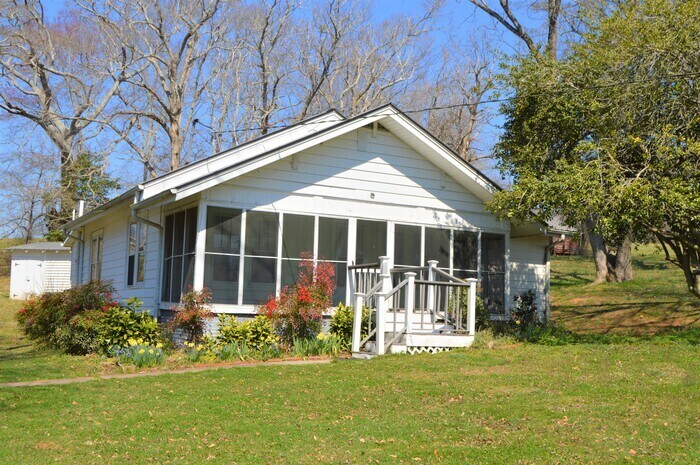 Primary Photo - Available Now! Move in Ready!