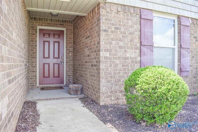 Foto del edificio - 226 Fields Pond Dr