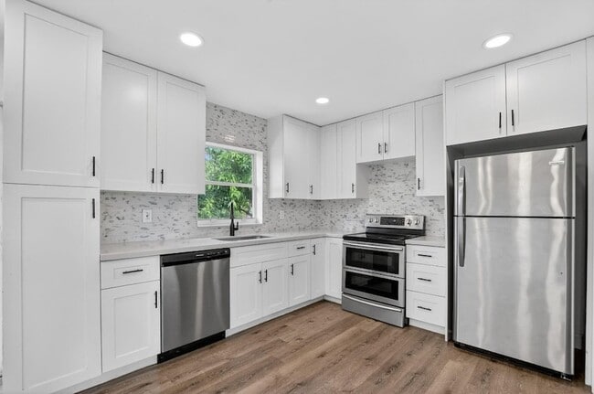 Foto del edificio - 291 NW 7th Ct