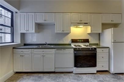 Building Photo - 7 Naples Rd