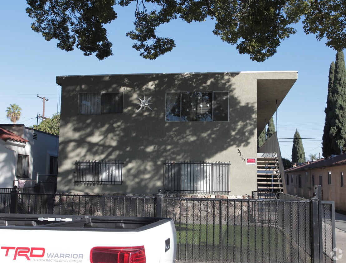 Foto del edificio - 3713 E 57th St