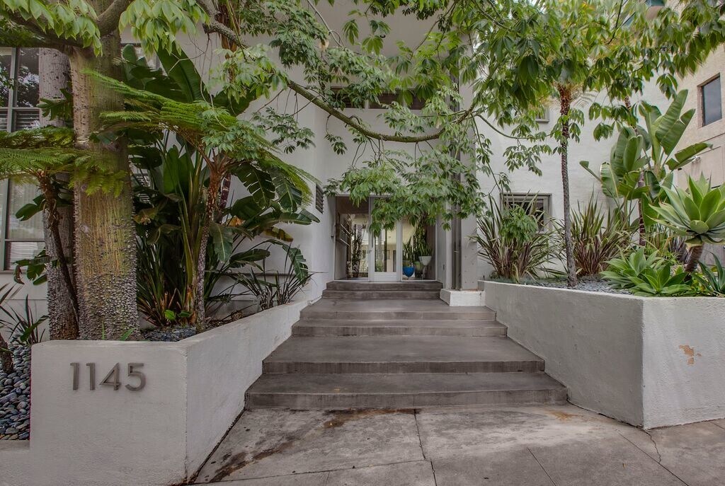Foto principal - 1145 Larrabee St