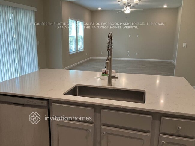 Building Photo - 2594 Laylas Wy