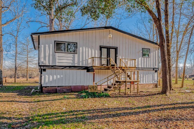 Building Photo - 492 Trinity Rd