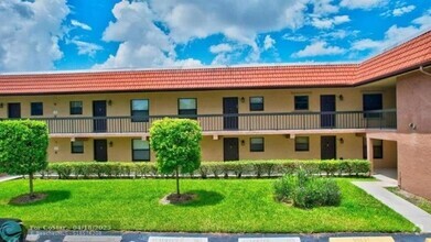 Building Photo - 21902 Lake Forest Cir