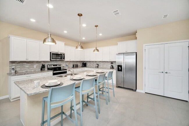 Building Photo - 2130LC  Brand New 9Bd Mansion Pool/ Spa At...