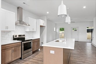 Building Photo - 2201 Chadwell Station Lane