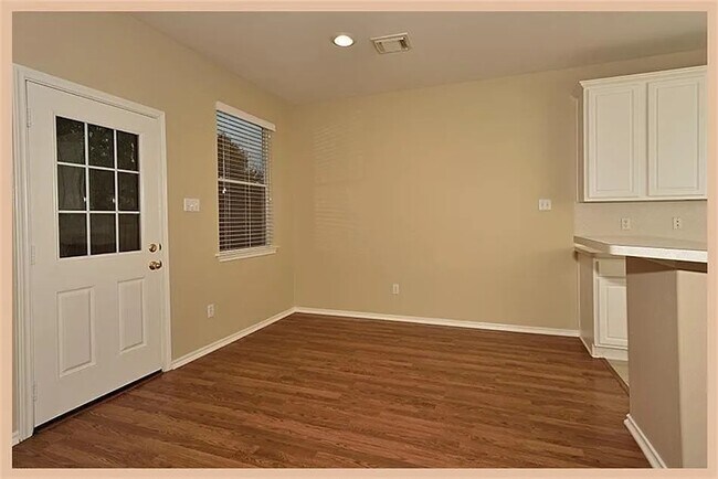 Foto del edificio - 43 Blue Creek Pl