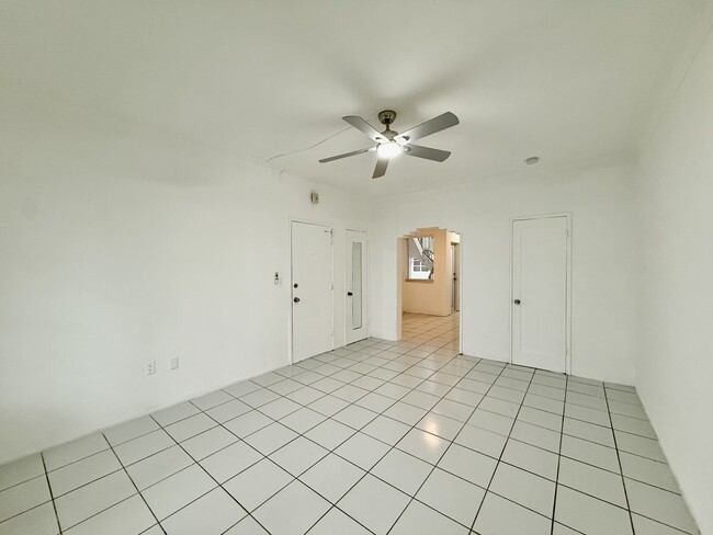 Building Photo - 600 12th St