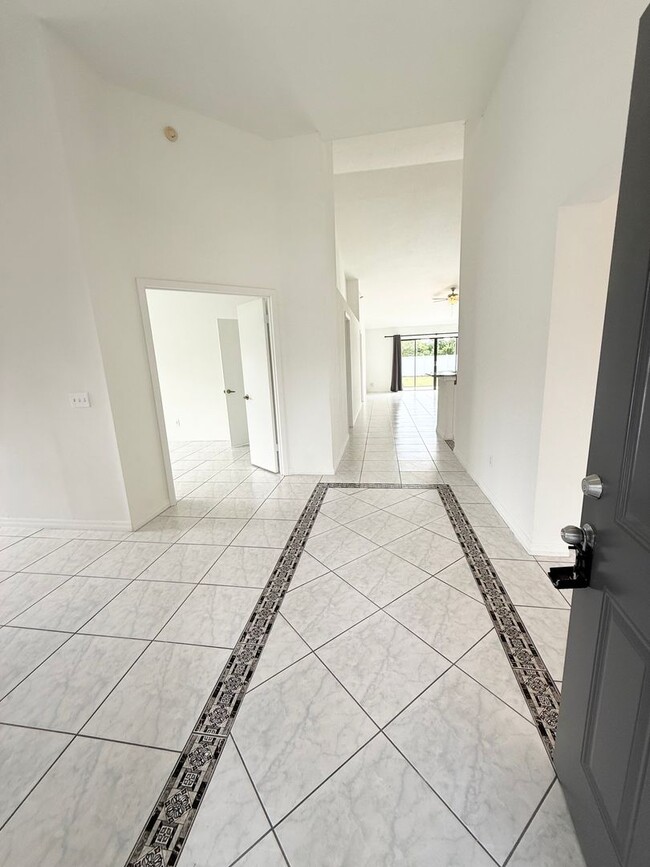 Building Photo - Beautifully Updated 4 Bedroom 3 Bath Home ...