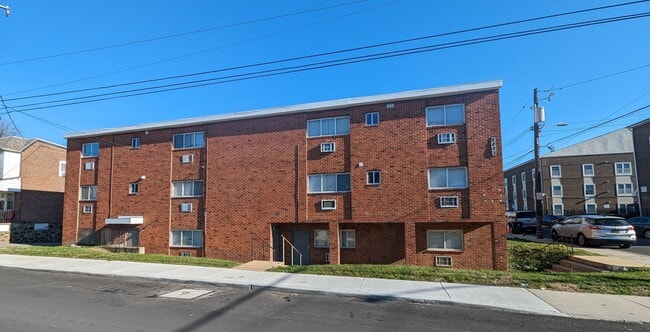 1st Floor Efficiency - 1st Floor Efficiency Apartment