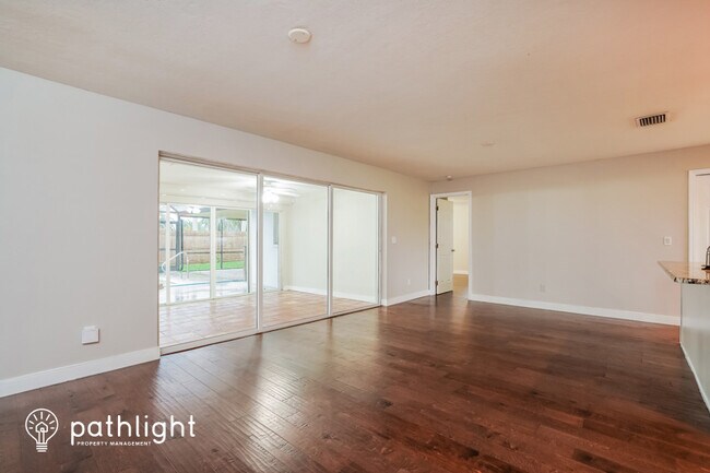 Foto del edificio - 1495 Charmont Place