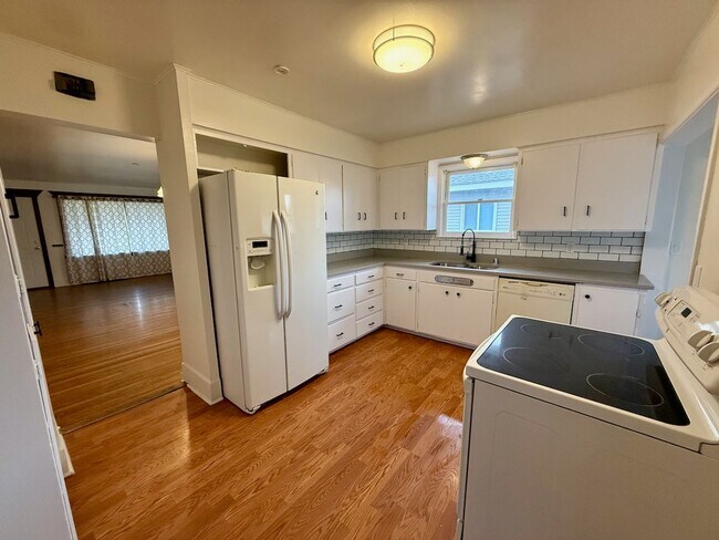 Foto del edificio - Spacious and Well-Equipped 3 Bed Spokane Home!!