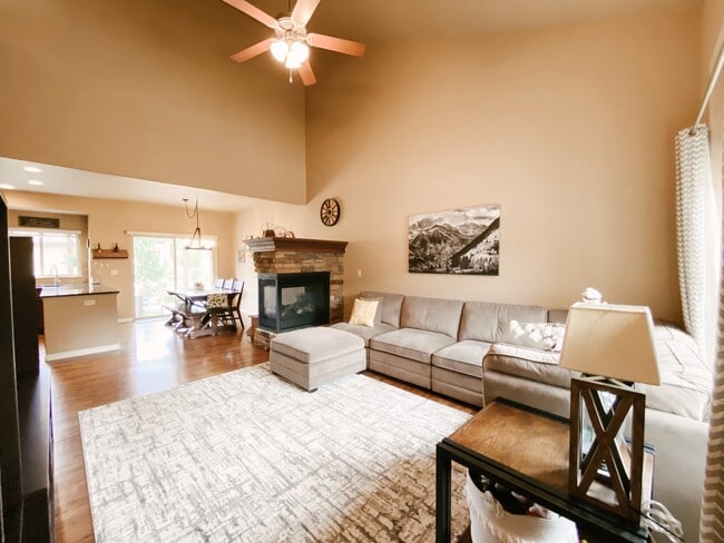 Building Photo - 2569 Hot Springs Ct