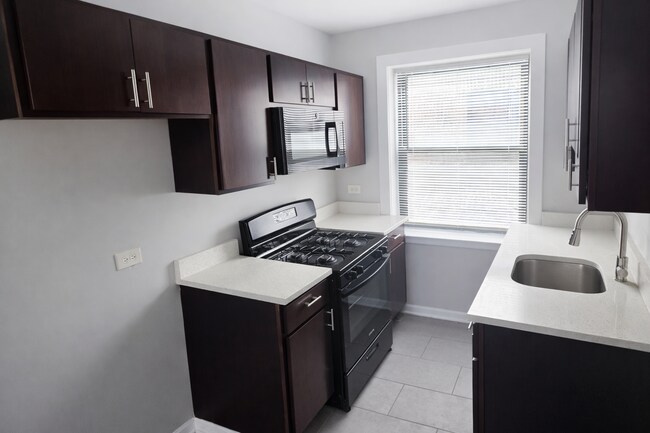 Foto del edificio - 2125 E 67th St