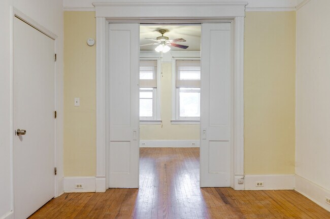 Foto del edificio - 2912 Ellwood Ave
