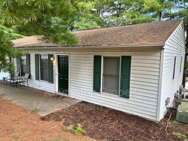 904 Fairfax Ave Unit Apt 2, Waynesboro, VA 22980 Condo for Rent in