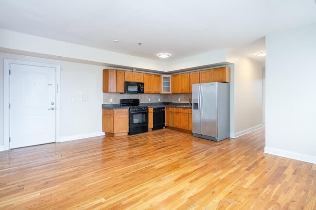 Photo - 528 47th St House