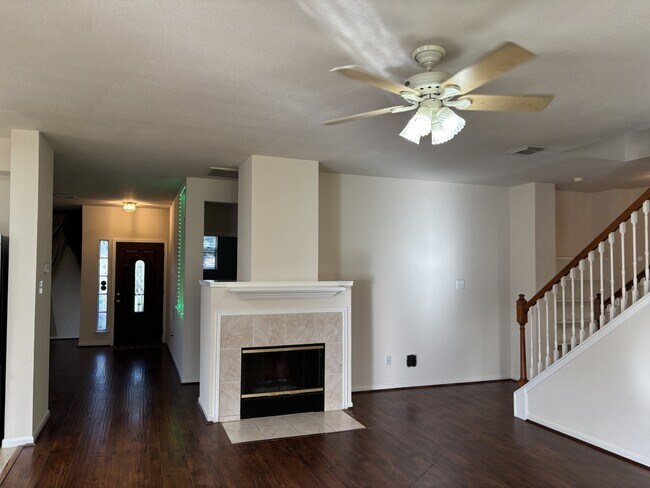 Building Photo - 5514 Gatesprings Ln