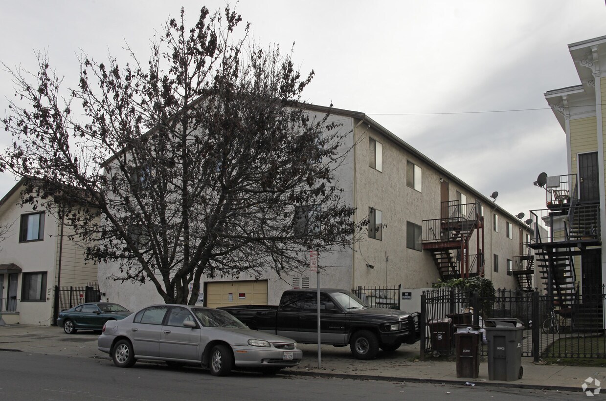 Building Photo - 427 Foothill Blvd