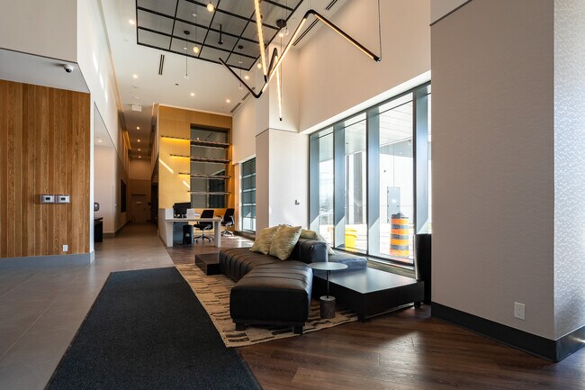 Building Photo - 1007 The Queensway