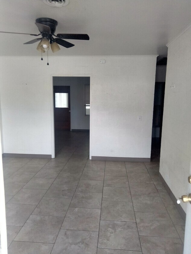 Foto principal - 405 N Wilson Ave