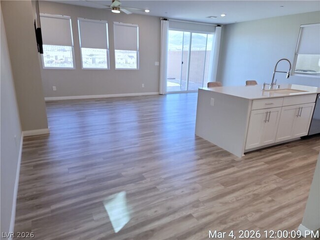 Building Photo - 2818 Frabiele St