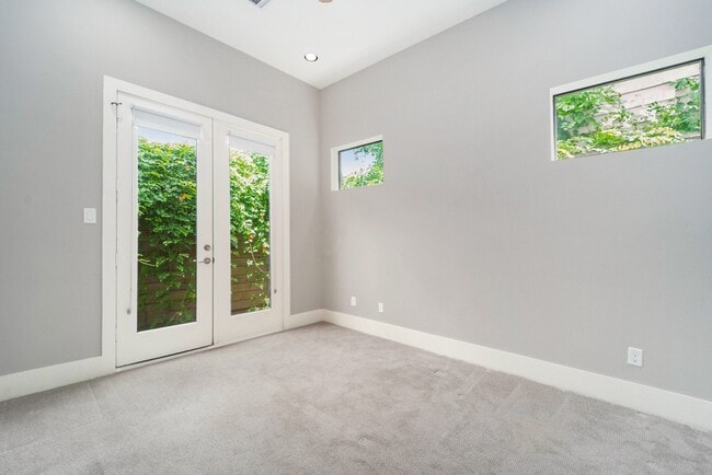 Building Photo - 1507 Truxillo St