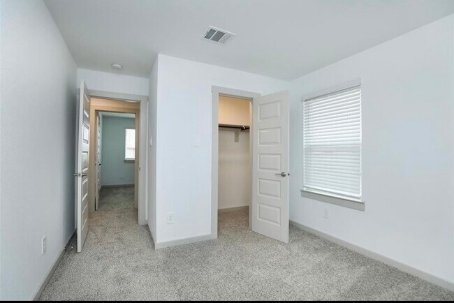 Building Photo - 7311 Ramsgate Cliff Ln