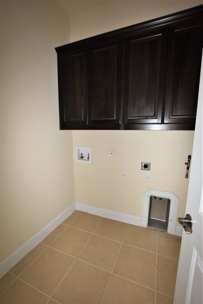 Building Photo - Beautiful 1 story home is the Cottages of ...