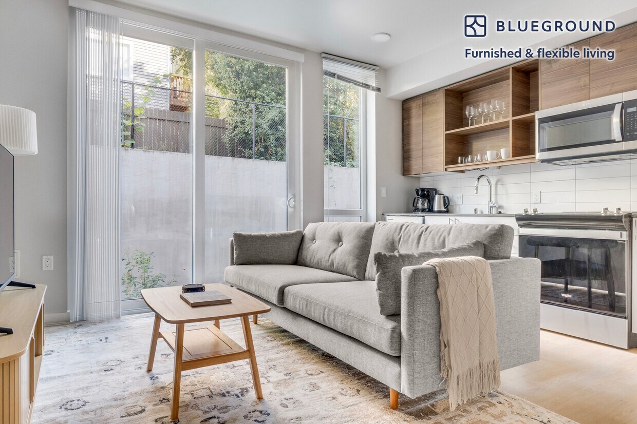 Foto principal - 2222 15th Ave W