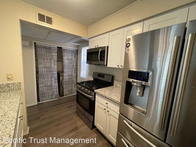 Building Photo - 1 br, 1 bath House - 10653 Lakefront Dr.